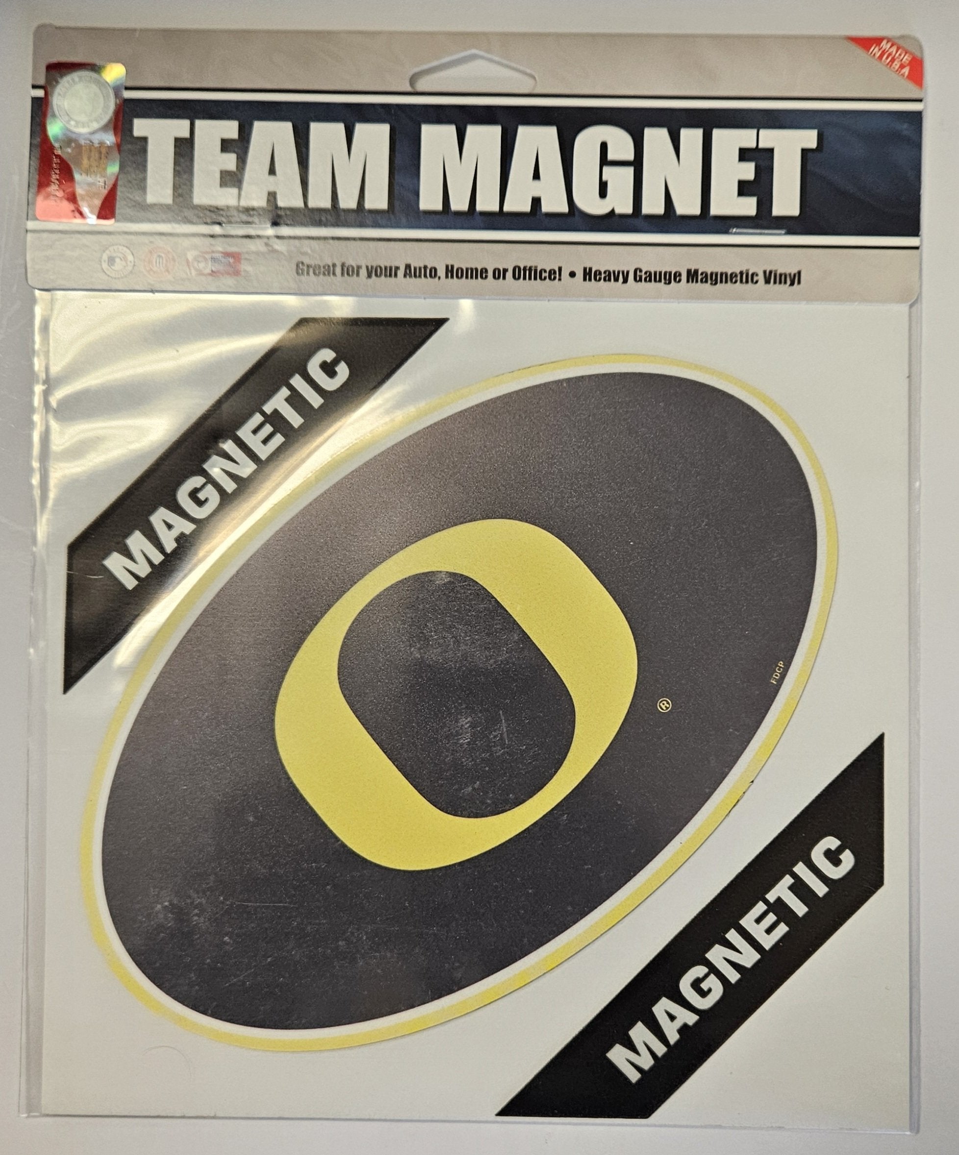 University of Oregon Ducks Premium 8 Inch Magnet, Oval, Vinyl, Heavy Duty, Great for Auto or Home, Officially Licensed