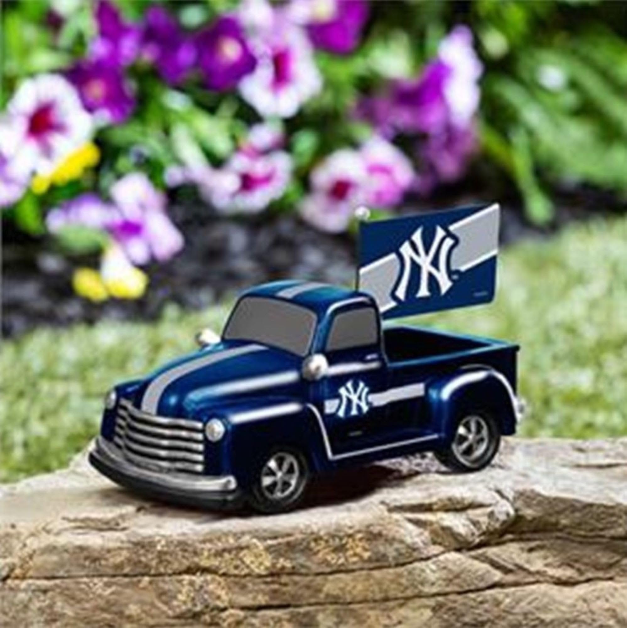 New York Yankees 9 Inch Metal Rally Truck Statue, Outdoor Garden or Indoor Fan Decor, Sports Fan Collectible Figurine, Officially Licensed