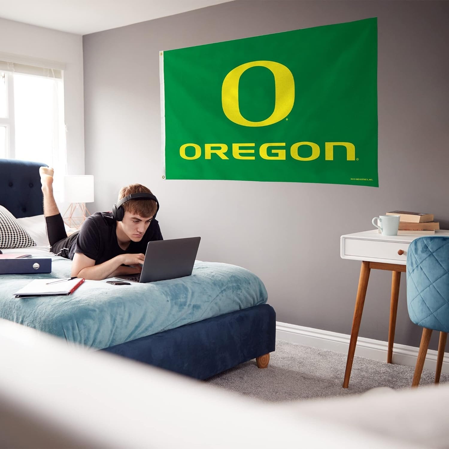 University of Oregon Ducks Premium 3x5 Feet Flag Banner Metal Grommets Outdoor Indoor